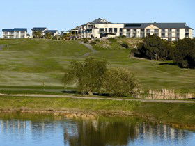 McCracken Country Club Golf Course - Accommodation Mount Tamborine 2