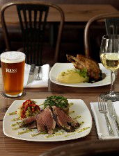 Harts Pub - Accommodation Mount Tamborine 2