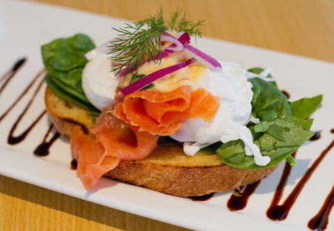 Cafe D'Bar Restaurant & Gallery - Accommodation Mount Tamborine 4