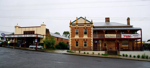 Beatty Hotel - Accommodation Mount Tamborine 1