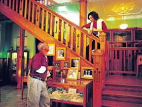 Hotel Corones - Accommodation Mount Tamborine 0