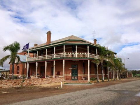 Greenhills Inn - Accommodation Mount Tamborine 2