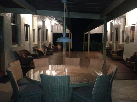 Moyhu Hotel - Accommodation Mount Tamborine 3