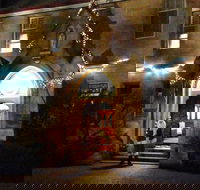 Abbey of the Roses - Christmas in July - Accommodation Mount Tamborine