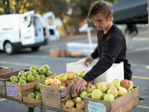 Carlton Farmers' Market - Accommodation Mount Tamborine 0