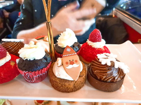 Girls Big Day Out Christmas In July - Accommodation Mount Tamborine 0