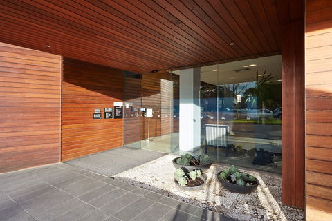 Melbourne Dandenong Central Apartment - Accommodation Mount Tamborine 0