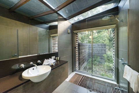DULC Cabins - Accommodation Mount Tamborine 6