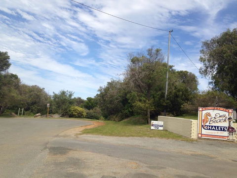 Emu Beach Chalets - Accommodation Mount Tamborine 2