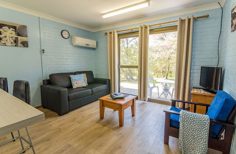 Emu Beach Chalets - Accommodation Mount Tamborine 3