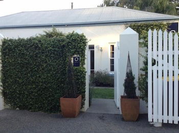 Oscars Waterfront Boutique Hotel - Accommodation Mount Tamborine 3