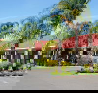 Pines Country Club Motor Inn - Accommodation Mount Tamborine