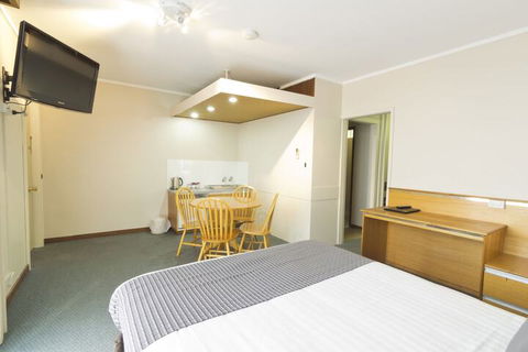 Commodore Regent - Accommodation Mount Tamborine 7