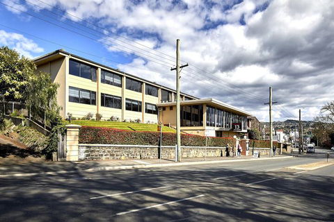 Commodore Regent - Accommodation Mount Tamborine 1