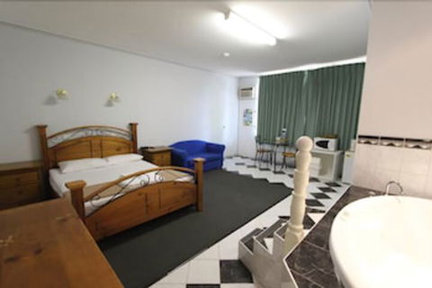 Lazy River Motor Inn - Accommodation Mount Tamborine 2