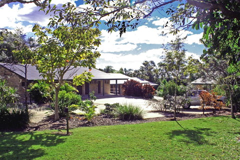 Emeraldene Inn & Eco-Lodge - Accommodation Mount Tamborine 3
