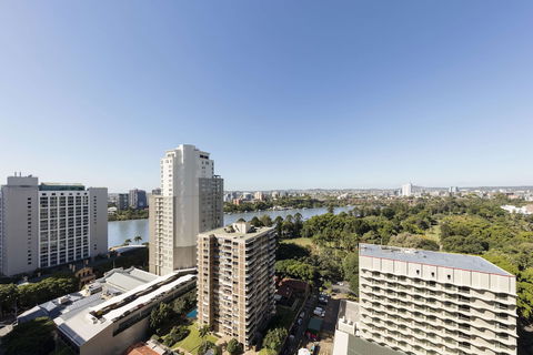 Oaks Brisbane On Margaret Suites - Accommodation Mount Tamborine 1