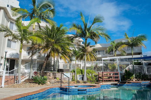 Golden Shores Holiday Club - Accommodation Mount Tamborine 2