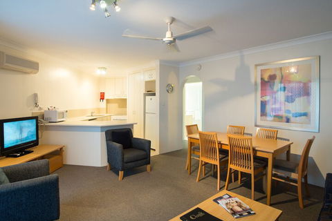 Golden Shores Holiday Club - Accommodation Mount Tamborine 5