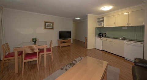 Napoleon On Kent - Accommodation Mount Tamborine 6