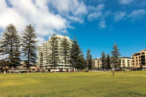 Oaks Glenelg Liberty Suites - Accommodation Mount Tamborine 0