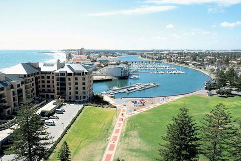 Oaks Glenelg Liberty Suites - Accommodation Mount Tamborine 4