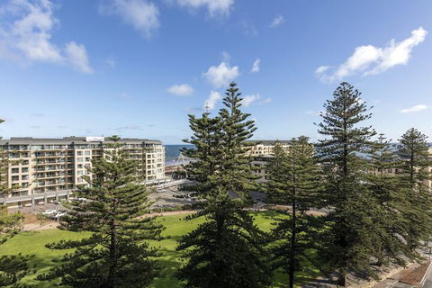 Oaks Glenelg Liberty Suites - Accommodation Mount Tamborine 6