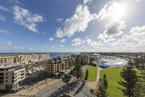 Oaks Glenelg Liberty Suites - Accommodation Mount Tamborine 7