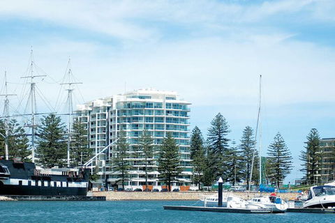 Oaks Glenelg Liberty Suites - Accommodation Mount Tamborine 2