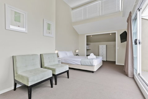 Deep Blue Hotel & Hot Springs - Accommodation Mount Tamborine 3