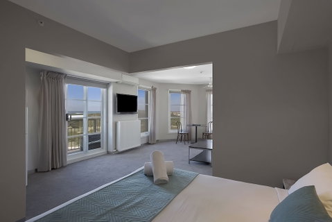 Deep Blue Hotel & Hot Springs - Accommodation Mount Tamborine 5
