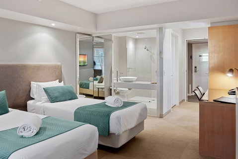 Deep Blue Hotel & Hot Springs - Accommodation Mount Tamborine 4