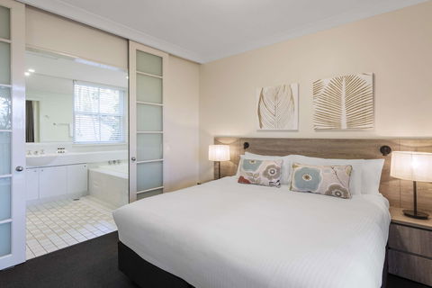 Oaks Cypress Lakes Resort - Accommodation Mount Tamborine 6