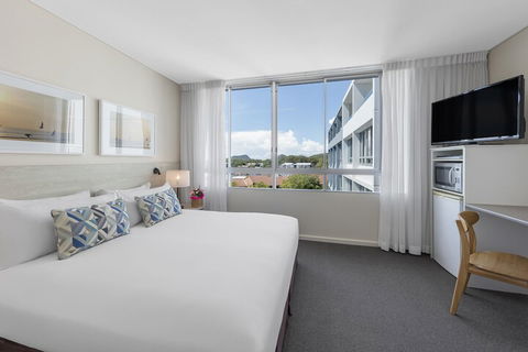Oaks Nelson Bay Lure Suites - Accommodation Mount Tamborine 7