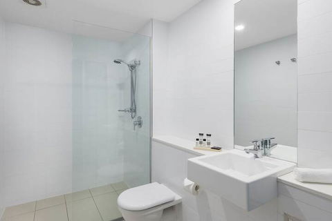 Oaks Nelson Bay Lure Suites - Accommodation Mount Tamborine 5
