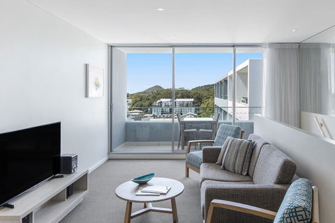 Oaks Nelson Bay Lure Suites - Accommodation Mount Tamborine 4