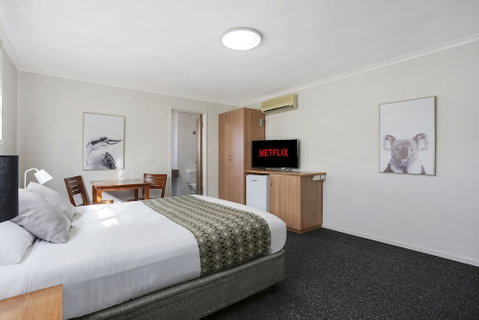 Tudor Motor Inn Warrnambool - Accommodation Mount Tamborine 4