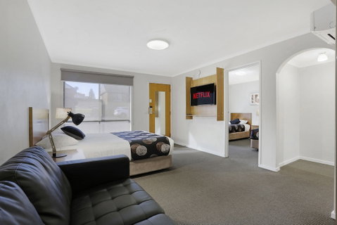 Tudor Motor Inn Warrnambool - Accommodation Mount Tamborine 2
