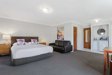 Tudor Motor Inn Warrnambool - Accommodation Mount Tamborine 6