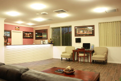 Country Plaza Queanbeyan - Accommodation Mount Tamborine 4