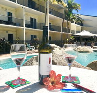 Cairns Queenslander Hotel  Apartments