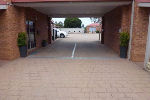 Colonial Motor Inn Bairnsdale - Accommodation Mount Tamborine 2