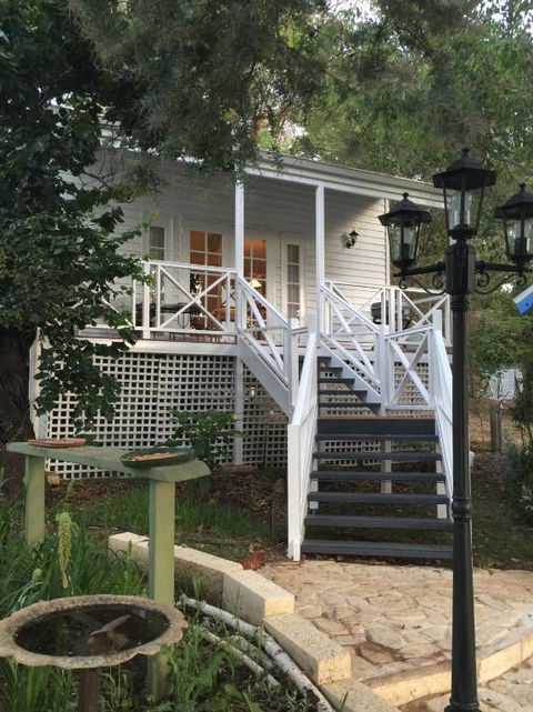 Applegate Lane Chalet - Accommodation Mount Tamborine 4