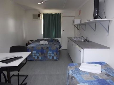 Oakridge Motel Tourist Park - Accommodation Mount Tamborine 4