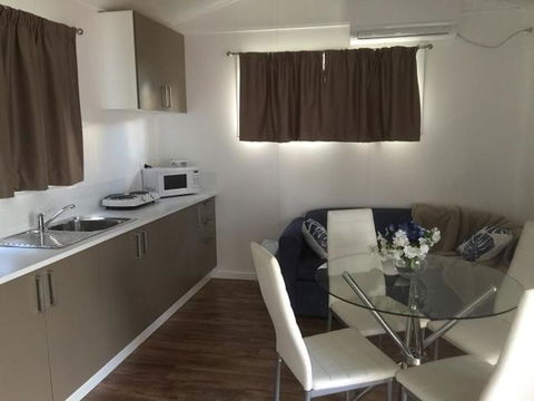Oakridge Motel Tourist Park - Accommodation Mount Tamborine 6
