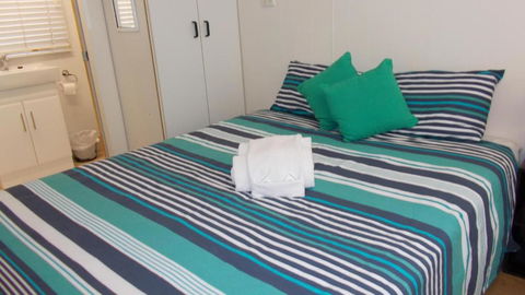 Oakridge Motel Tourist Park - Accommodation Mount Tamborine 2