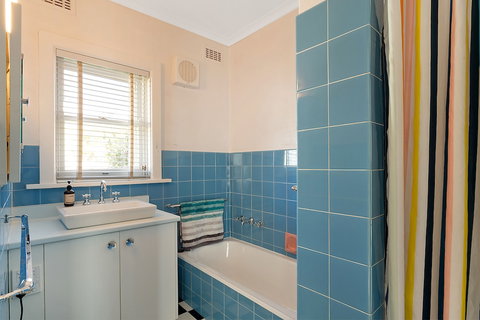 The 50's Beach House - Accommodation Mount Tamborine 3