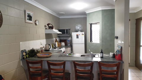 A City Retreat 2BR Apartment Reid Park Townsville - Accommodation Mount Tamborine 6