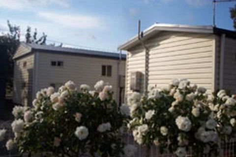 Sheffield Cabins & Apartments - Accommodation Mount Tamborine 5