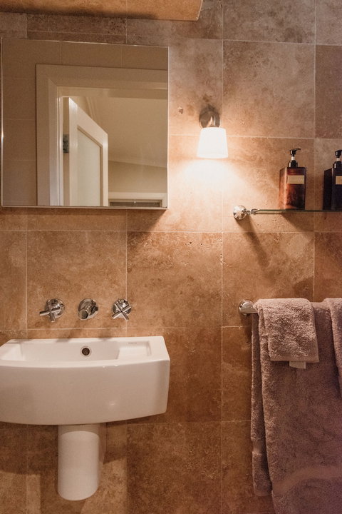 Inn Scone - Accommodation Mount Tamborine 5